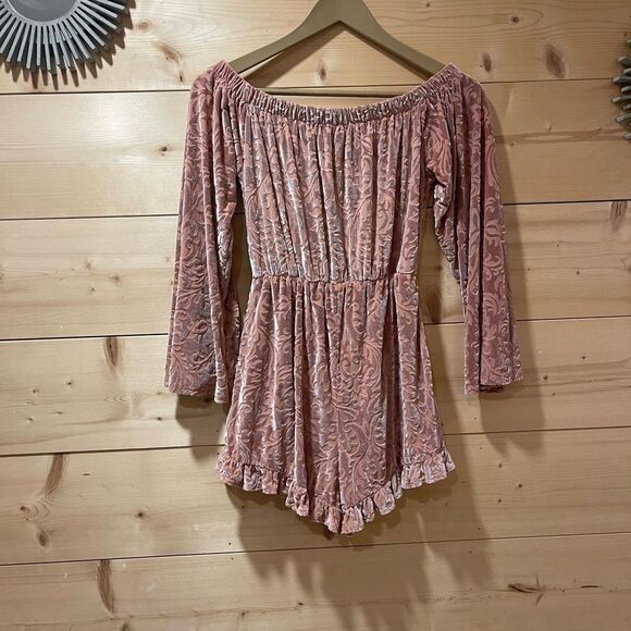 Peach Love California Velvet Burnout Long Sleeve Romper Small - Picture 6 of 7